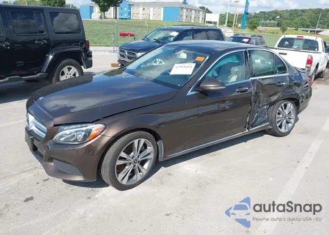 2017 Mercedes-Benz C 300 из США, поврежденный, VIN 55SWF4JBXHU222573